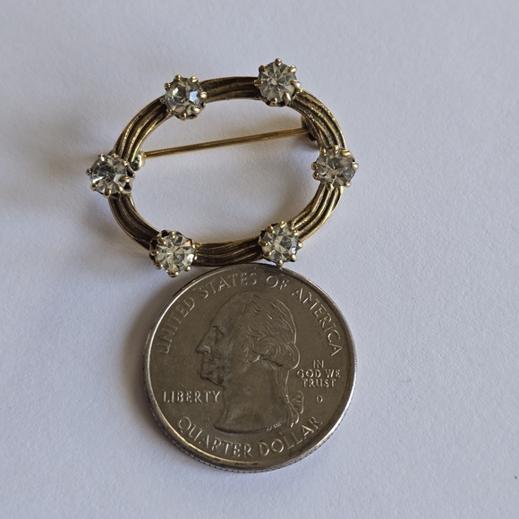 Vintage brooch open oval dark gold tone clear rhinestones - Picture 6 of 7